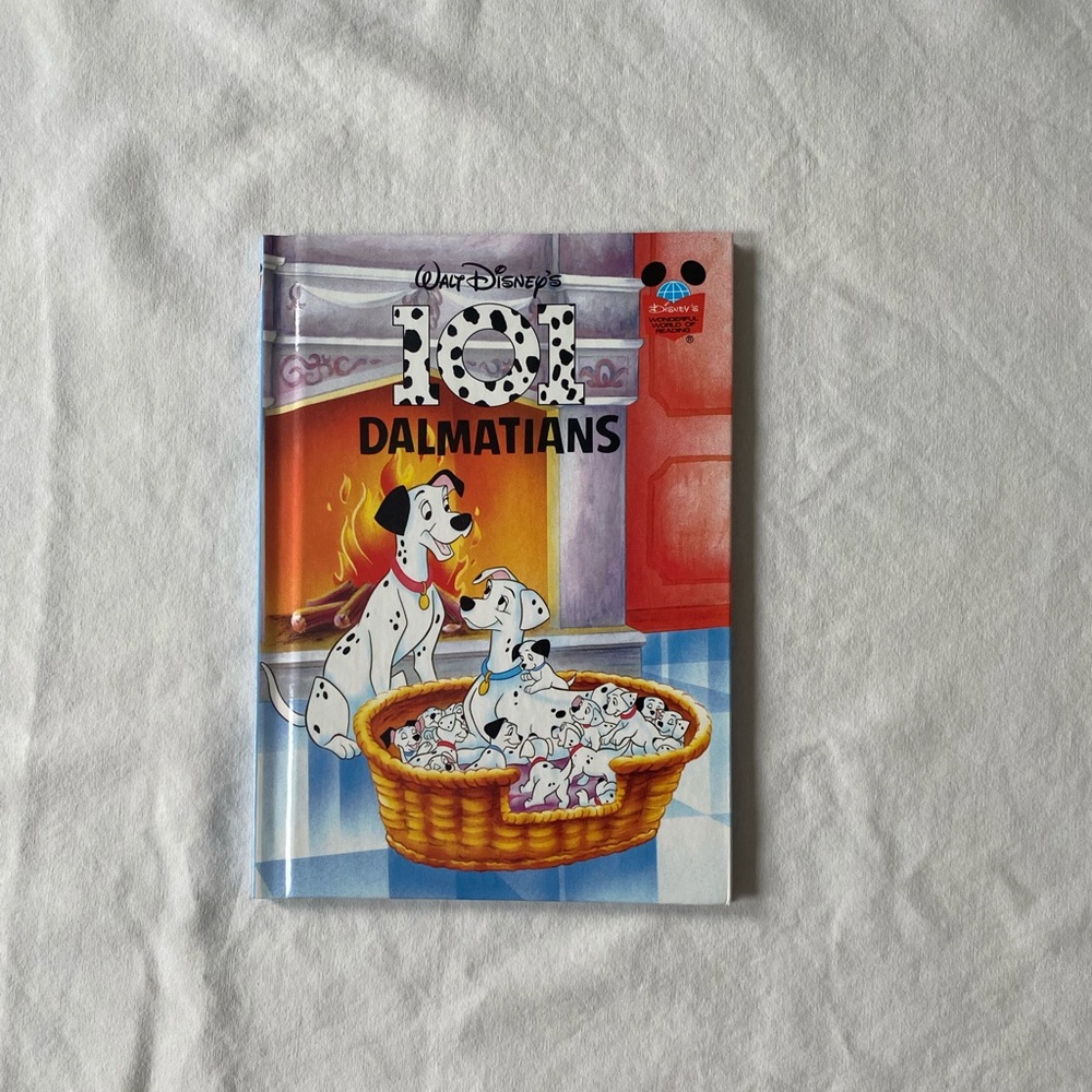 “Vintage” 101 Dalmatians 1995 Disney Book LIKE NEW
